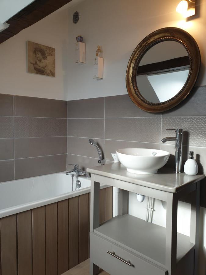 D'Anciennes "Chambres De Bonnes" Honfleur Eksteriør billede