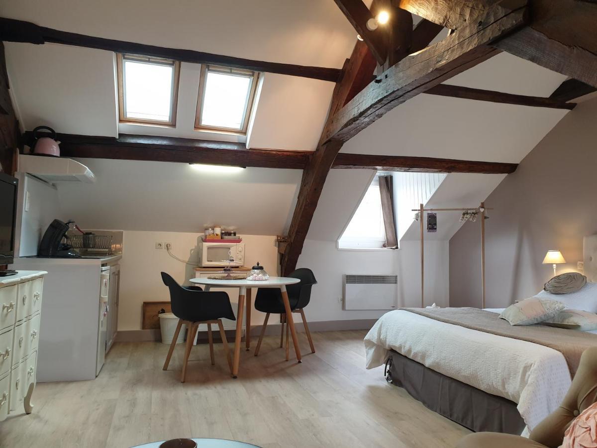 D'Anciennes "Chambres De Bonnes" Honfleur Eksteriør billede