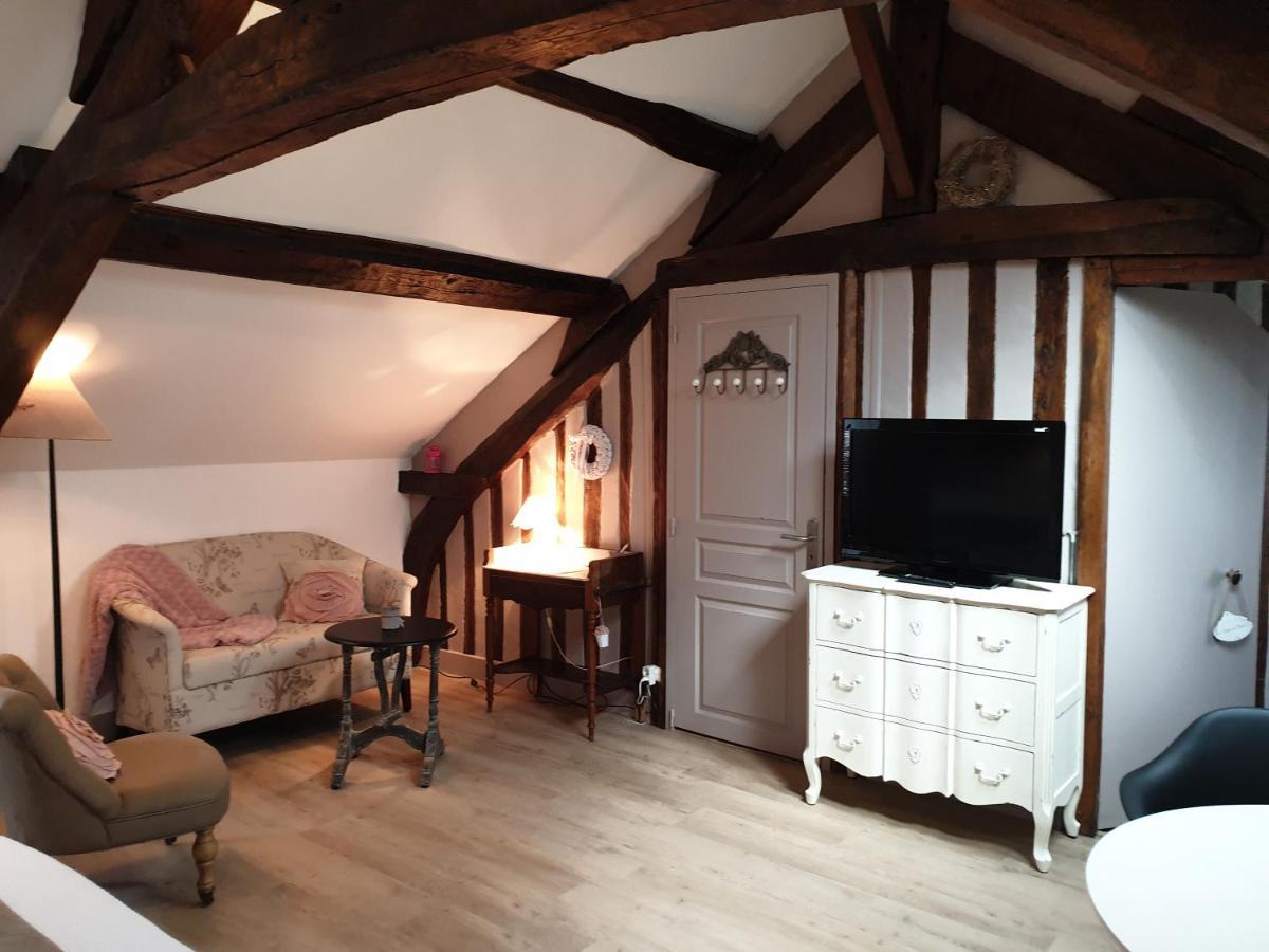 D'Anciennes "Chambres De Bonnes" Honfleur Eksteriør billede