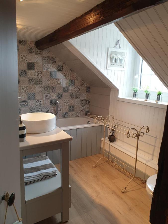 D'Anciennes "Chambres De Bonnes" Honfleur Eksteriør billede