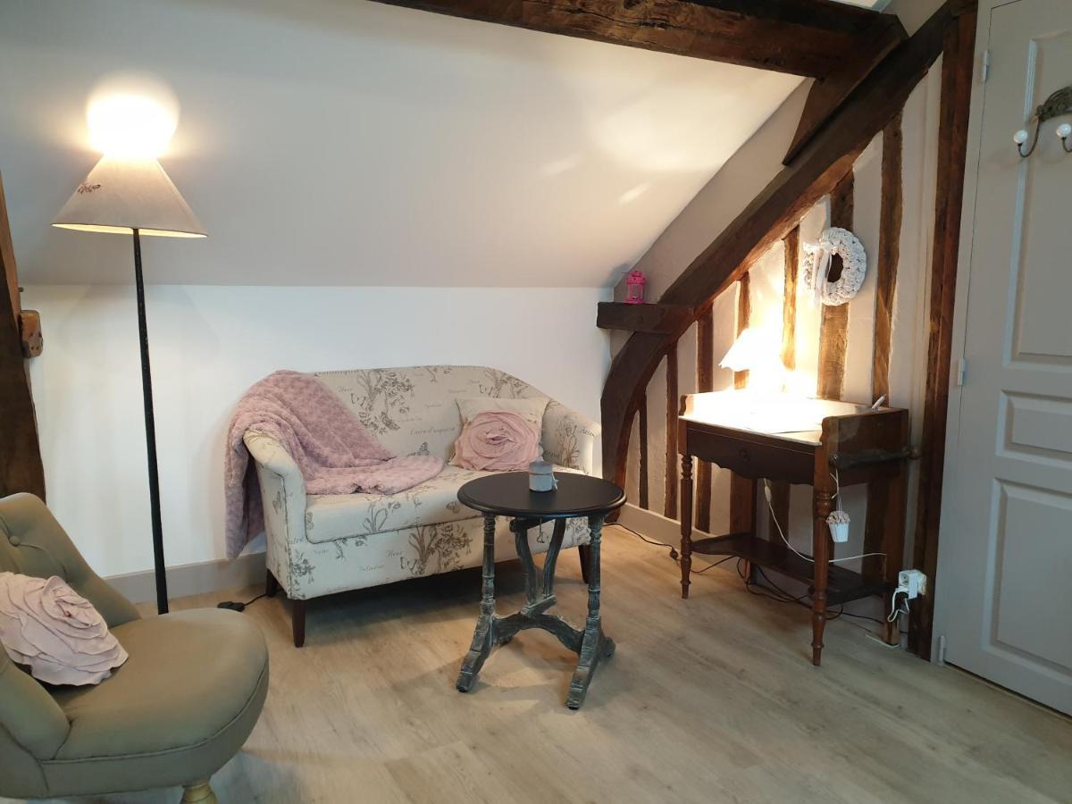D'Anciennes "Chambres De Bonnes" Honfleur Eksteriør billede