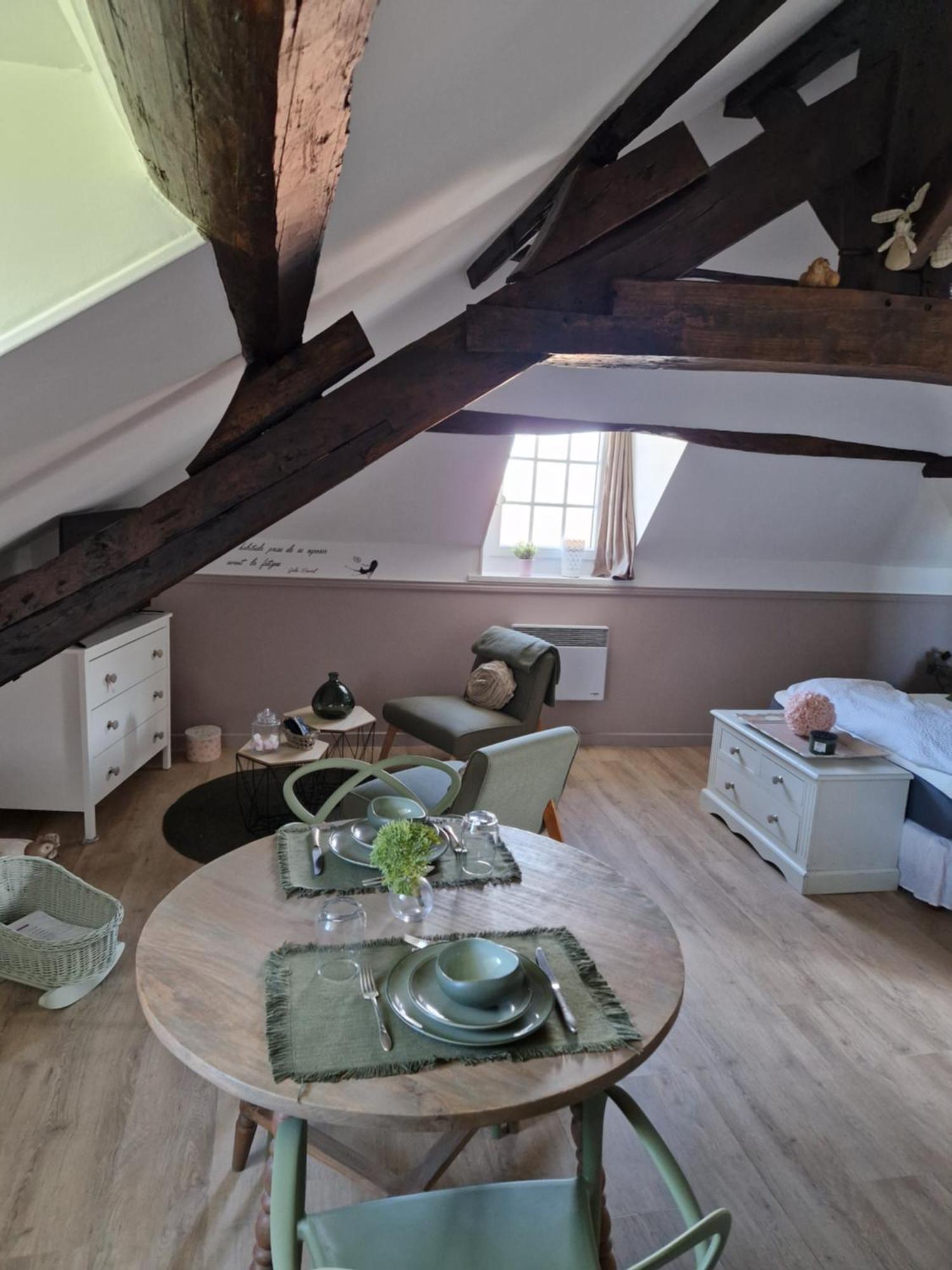 D'Anciennes "Chambres De Bonnes" Honfleur Eksteriør billede