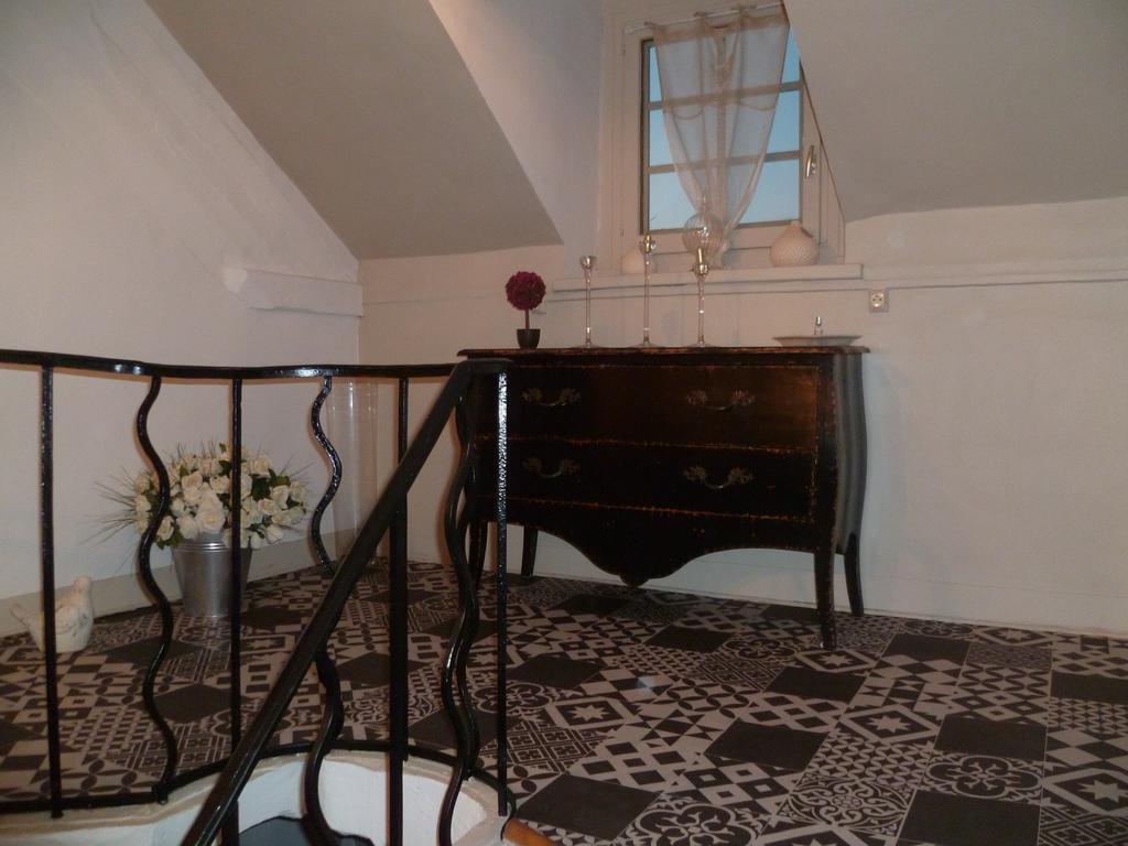 D'Anciennes "Chambres De Bonnes" Honfleur Eksteriør billede